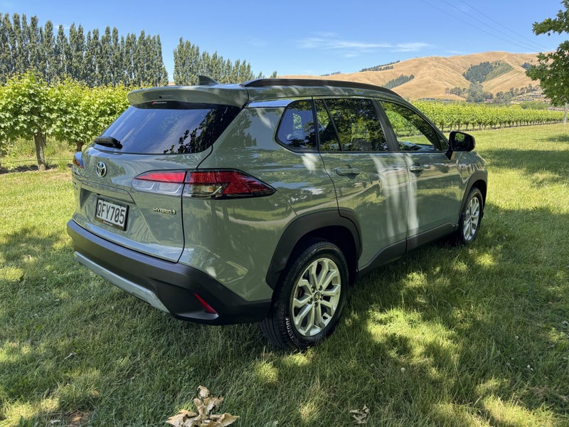 2023 Toyota Corolla Cross GXL 2.0P HEV ECVT FWD... image 4