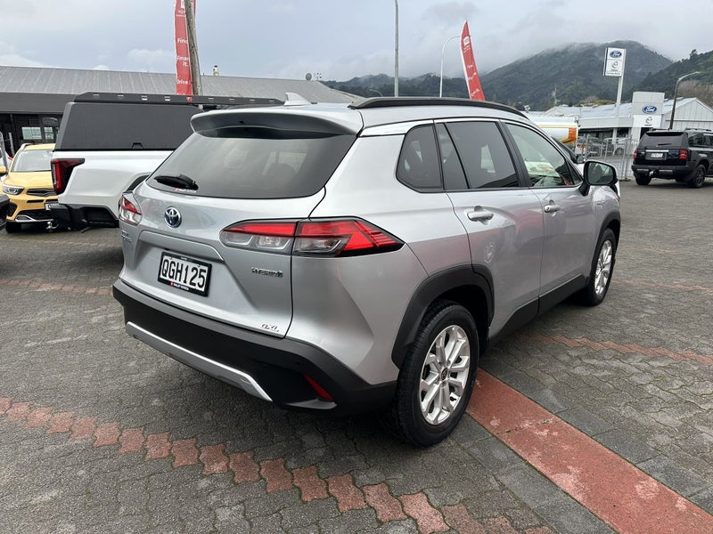 2023 Toyota Corolla Cross GXL 2.0P HEV ECVT FWD... image 5