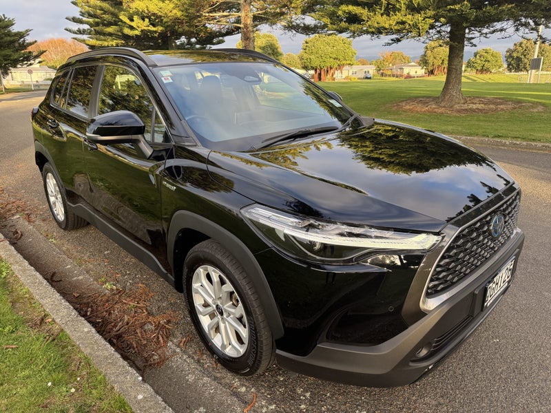 2023 Toyota Corolla Cross GXL 2.0P Hybrid FWD A... image 3