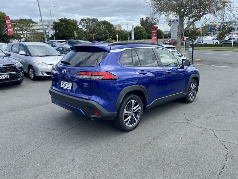 2023 Toyota Corolla Cross Limited 2.0 Hybrid AWD image 2