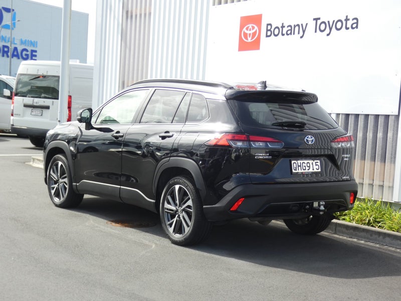 2023 Toyota Corolla Cross Limited 2.0P HEV AWD image 3