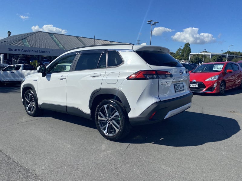 2023 Toyota Corolla Cross Limited 2.0P HEV AWD SUV image 4