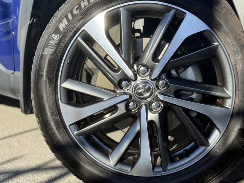 2023 Toyota Corolla Cross Limited 2.0P HEV ECVT... image 3