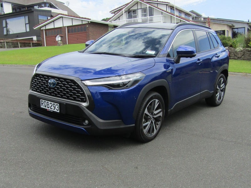 2023 Toyota Corolla Cross Limited 2.0P Hybrid image 3