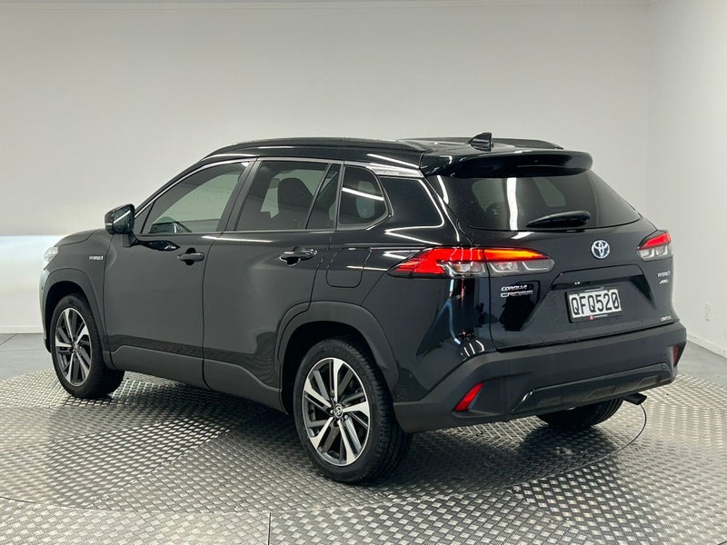 2023 Toyota Corolla Cross Limited 2.0P Hybrid AWD image 5