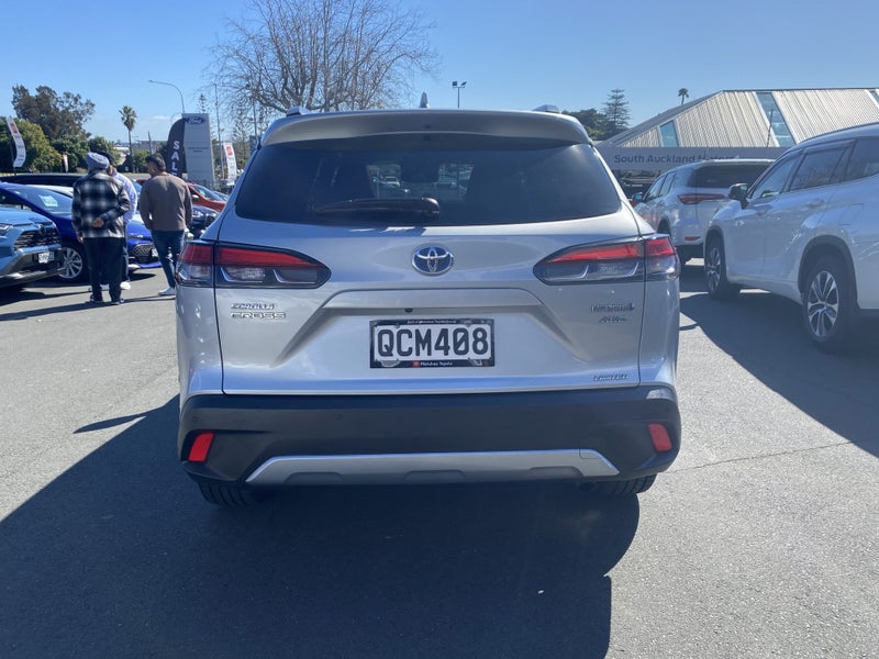 2023 Toyota Corolla Cross Limited 2.0P Hybrid AWD image 3
