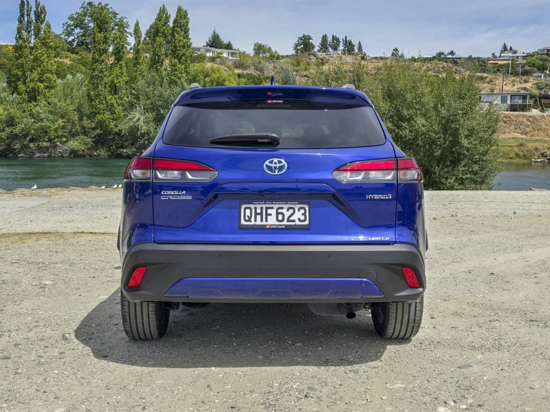 2023 Toyota Corolla Cross Limited Hybrid image 4