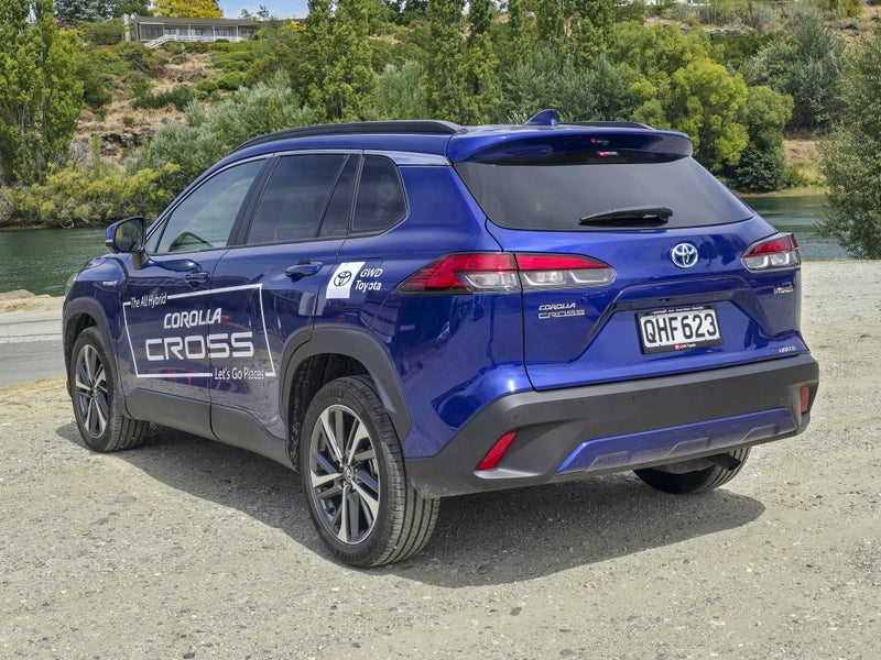 2023 Toyota Corolla Cross Limited Hybrid image 5