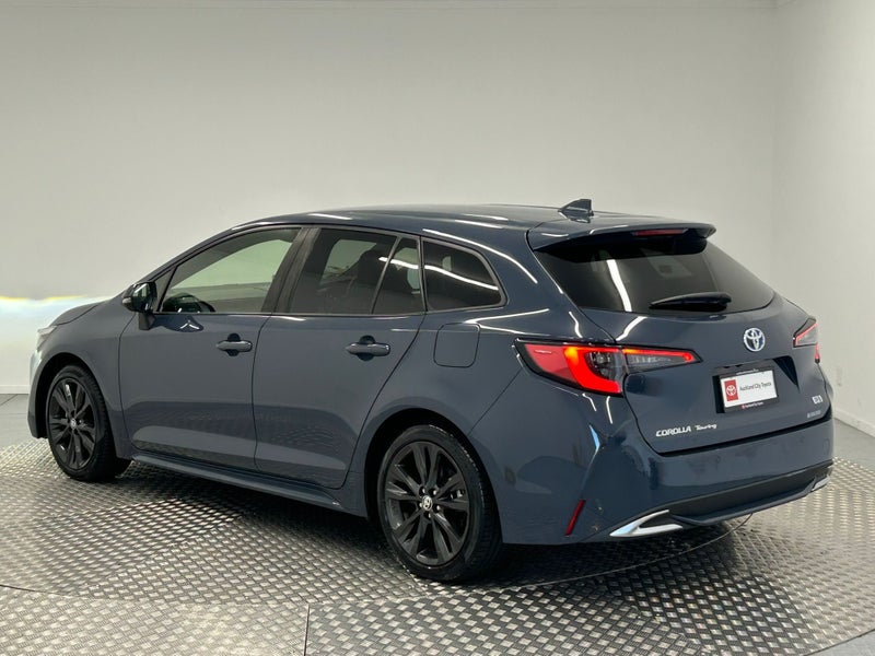 2023 Toyota Corolla FIELDER 1.8 Hybrid Touring image 5