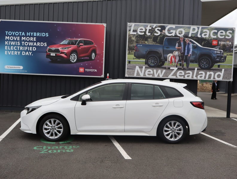 2023 Toyota Corolla GX 1.8 HEV ECVT FWD WG/5D/5S image 5
