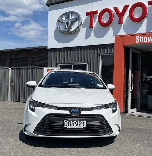 2023 Toyota Corolla GX 1.8 Hybrid Automatic Wagon image 2