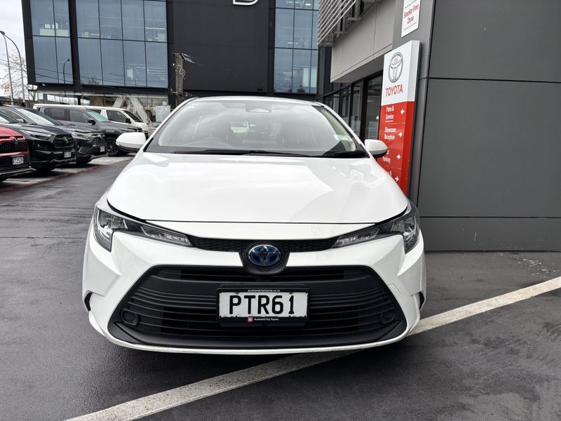 2023 Toyota Corolla GX 1.8 HYBRID SPACIOUS WAGON image 4