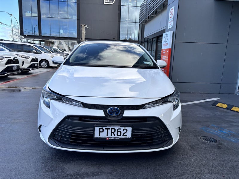2023 Toyota Corolla GX 1.8 HYBRID SPACIOUS WAGON image 4