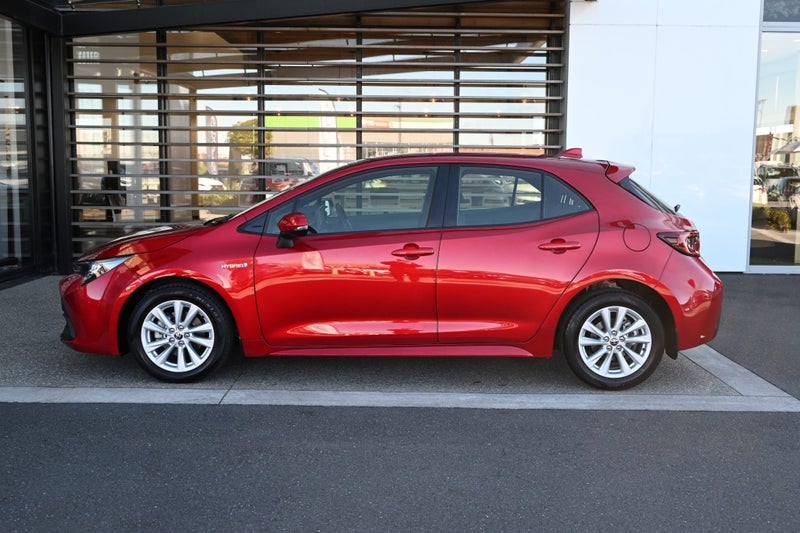 2023 Toyota Corolla GX 1.8 Petrol Hybrid FWD Ha... image 3
