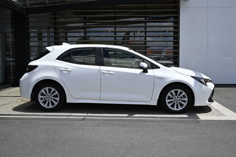 2023 Toyota Corolla GX 1.8 Petrol Hybrid FWD Ha... image 5