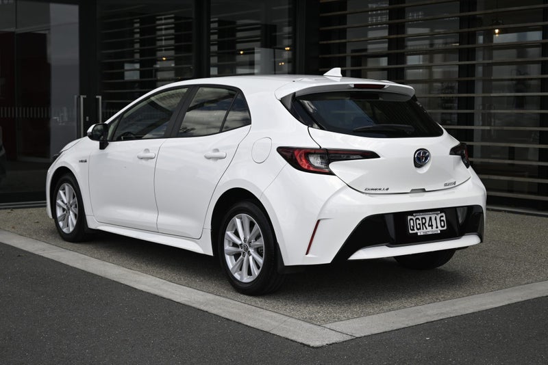2023 Toyota Corolla GX 1.8 Petrol Hybrid FWD Ha... image 2