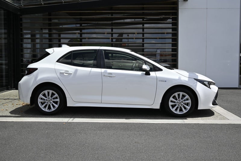 2023 Toyota Corolla GX 1.8 Petrol Hybrid FWD Ha... image 5