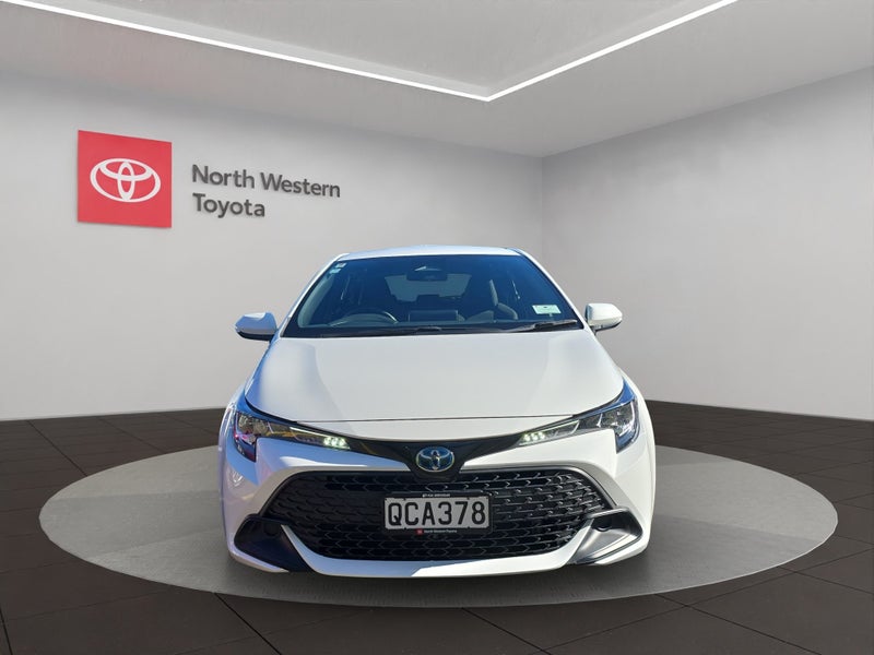 2023 Toyota Corolla GX 1.8L Hybrid 2WD Hatchback image 2