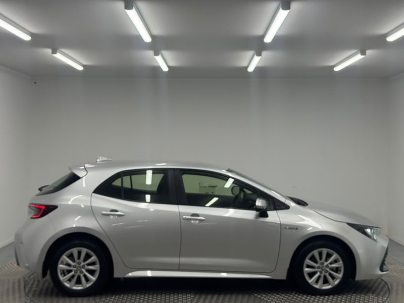 2023 Toyota Corolla GX 1.8P Hybrid image 2