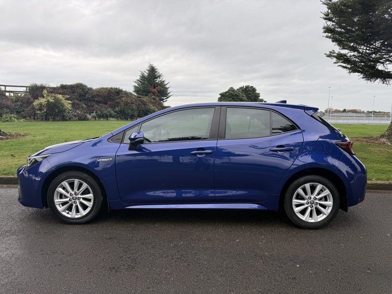 2023 Toyota Corolla GX 1.8P Hybrid FWD Hatchback image 3
