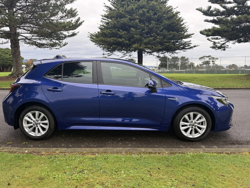 2023 Toyota Corolla GX 1.8P Hybrid FWD Hatchback image 5