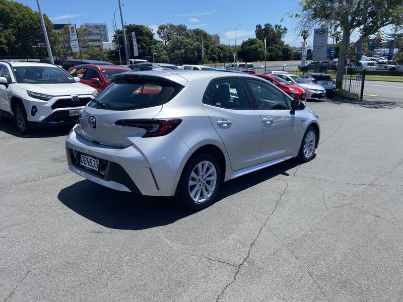 2023 Toyota Corolla GX 1.8P Hybrid Hatch image 2