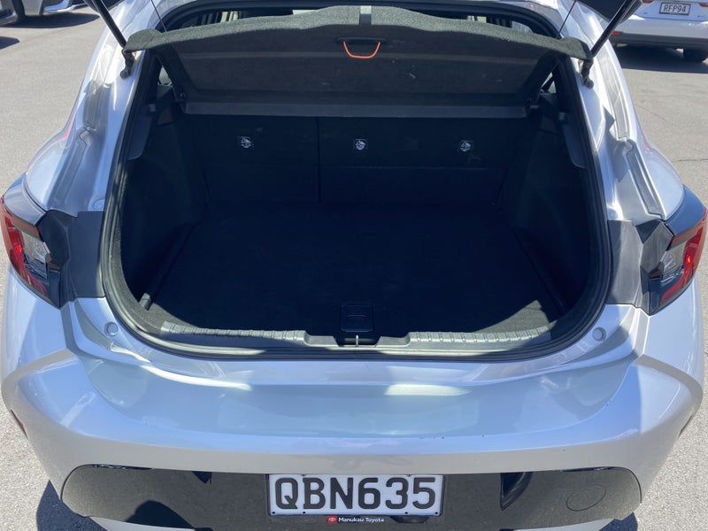 2023 Toyota Corolla GX 1.8P Hybrid Hatch image 4