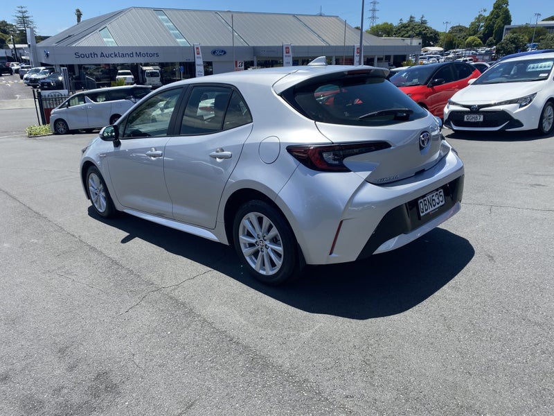 2023 Toyota Corolla GX 1.8P Hybrid Hatch image 5