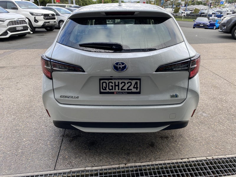 2023 Toyota Corolla GX 1.8P Hybrid Wagon image 3