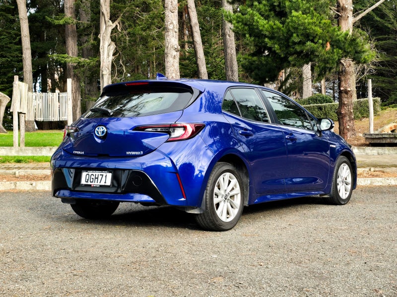 2023 Toyota Corolla GX Hybrid image 3