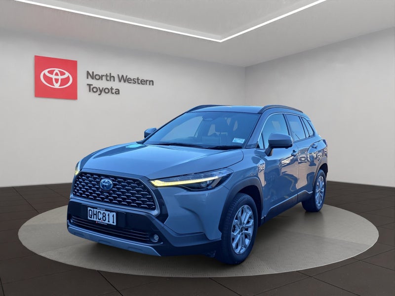2023 Toyota Corolla GXL 2.0L Hybrid FWD SUV image 3