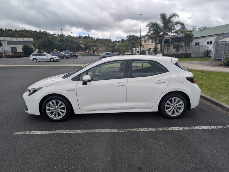 2023 Toyota Corolla SW GX 1.8PH/HD image 2