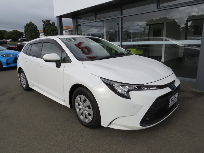 2023 Toyota Corolla Touring 1.8 Hybrid image 2