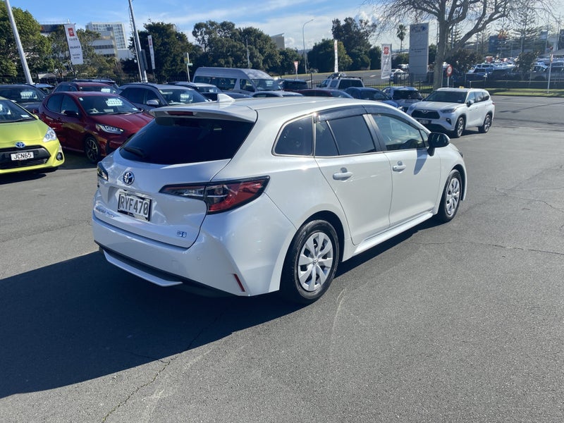 2023 Toyota Corolla Touring 1.8 Hybrid G image 2
