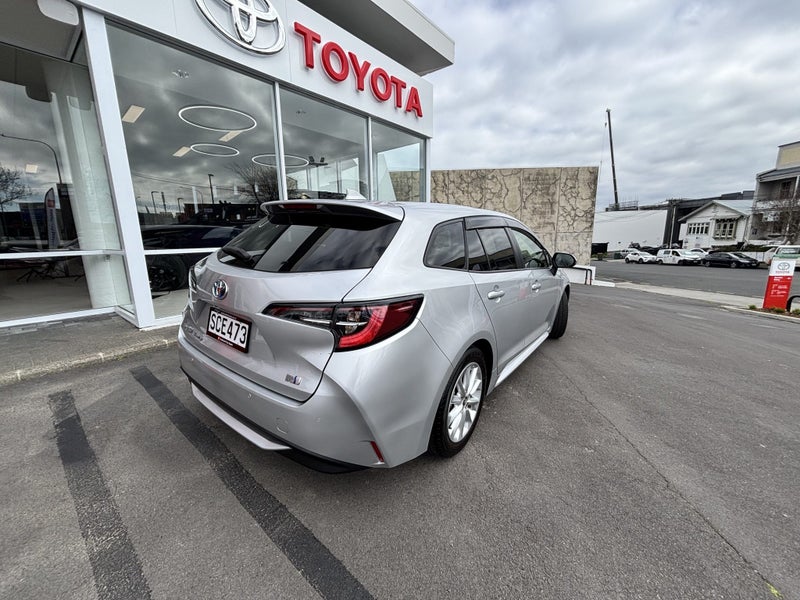 2023 Toyota Corolla Touring 1.8 HYBRID SPACIOUS... image 3