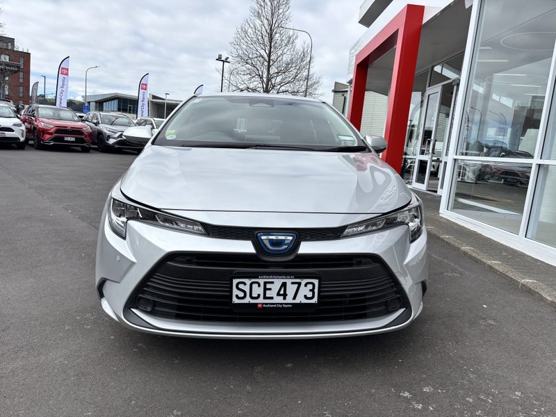 2023 Toyota Corolla Touring 1.8 HYBRID SPACIOUS... image 4