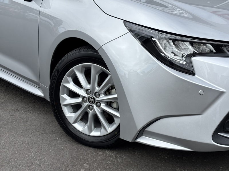 2023 Toyota Corolla Touring 1.8 HYBRID SPACIOUS... image 5