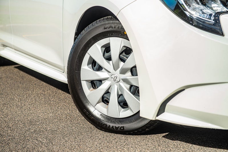 2023 Toyota Corolla Touring 1.8 Hybrid Wagon image 4