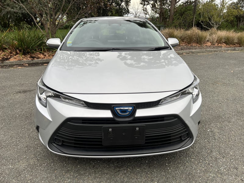 2023 Toyota Corolla Touring 1.8 Hybrid Wagon image 2