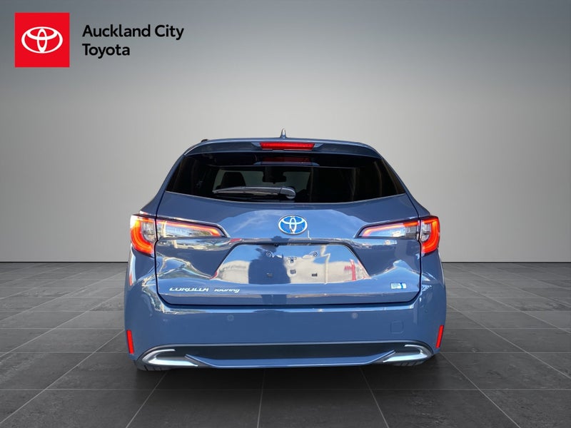 2023 Toyota Corolla Touring 1.8 Hybrid WxB 4WD... image 4
