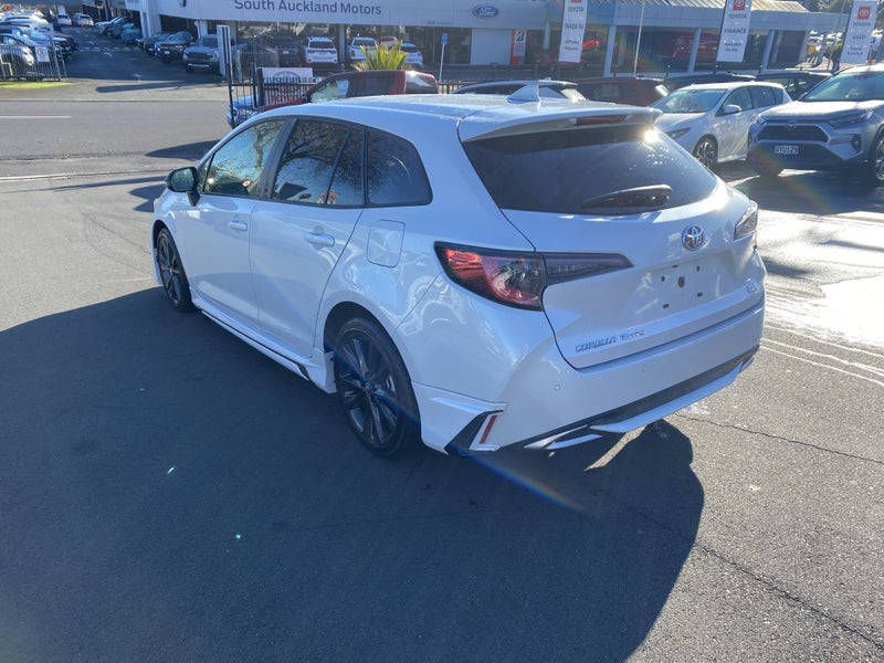 2023 Toyota Corolla Touring 1.8 Hybrid WxB 5 Dr... image 5