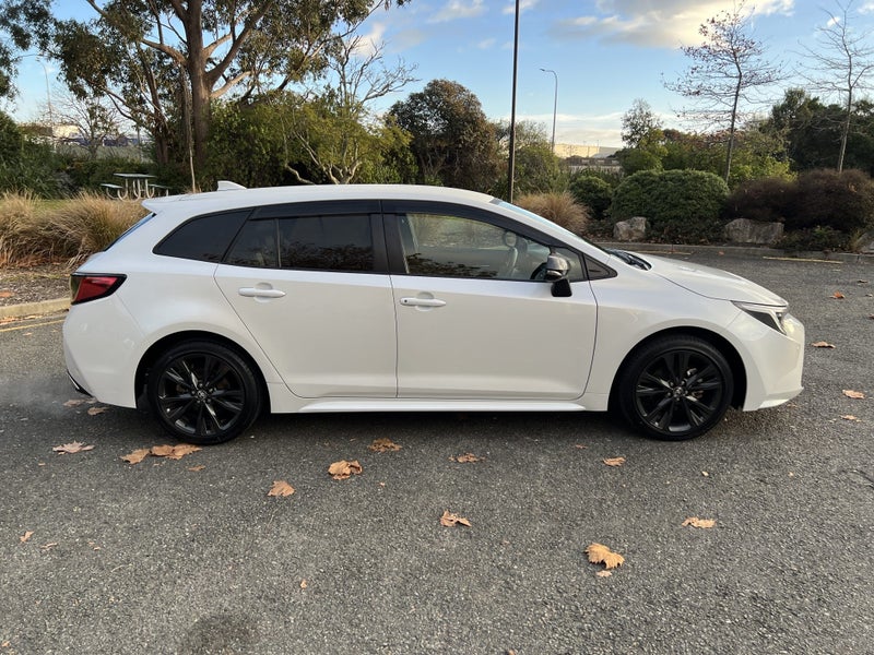 2023 Toyota Corolla Touring 1.8 Hybrid WxB 5 Dr... image 3