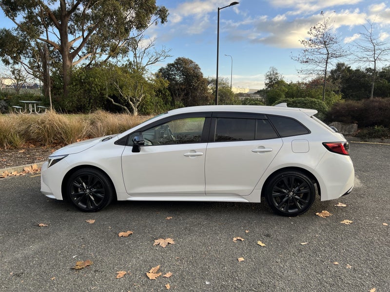 2023 Toyota Corolla Touring 1.8 Hybrid WxB 5 Dr... image 5