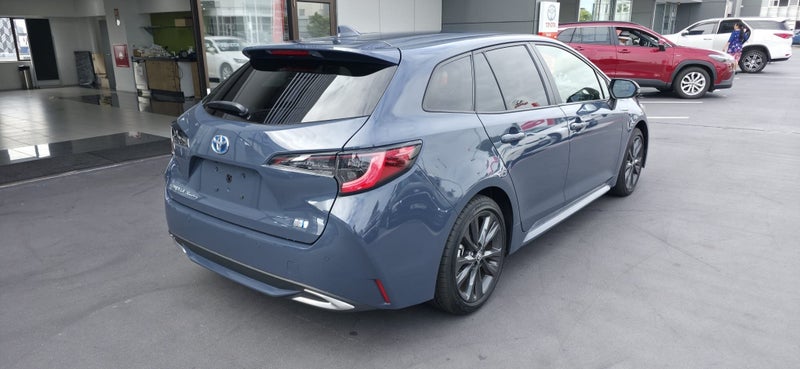 2023 Toyota Corolla Touring 1.8 Hybrid WxB image 3