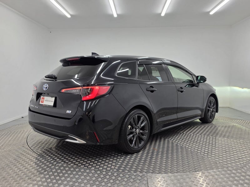2023 Toyota Corolla Touring 1.8 Hybrid WxB Wagon image 3