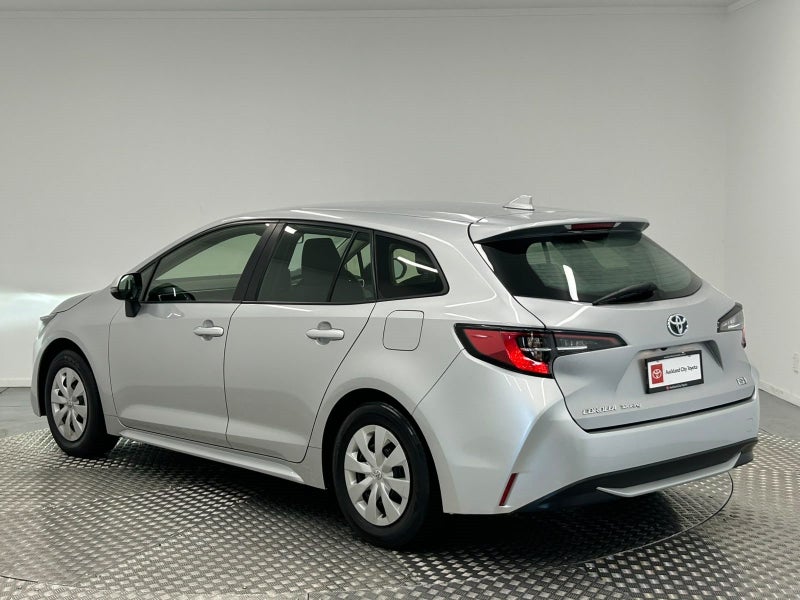 2023 Toyota Corolla Touring 1.8 Hybrid X image 5