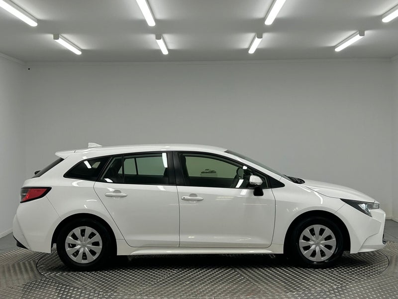 2023 Toyota Corolla Touring 1.8 Hybrid X image 2