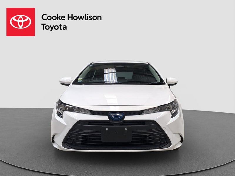2023 Toyota Corolla Touring 1.8L Hybrid image 2
