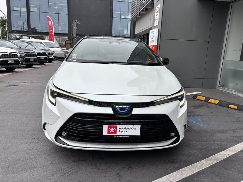 2023 Toyota Corolla TOURING WXB EDITION HYBRID image 4