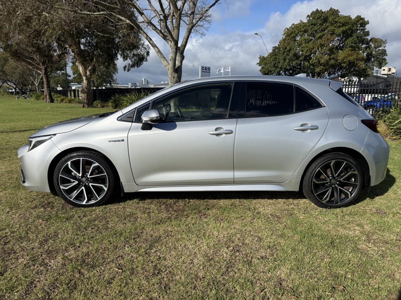 2023 Toyota Corolla ZR 1.8P Hybrid Automatic FW... image 4